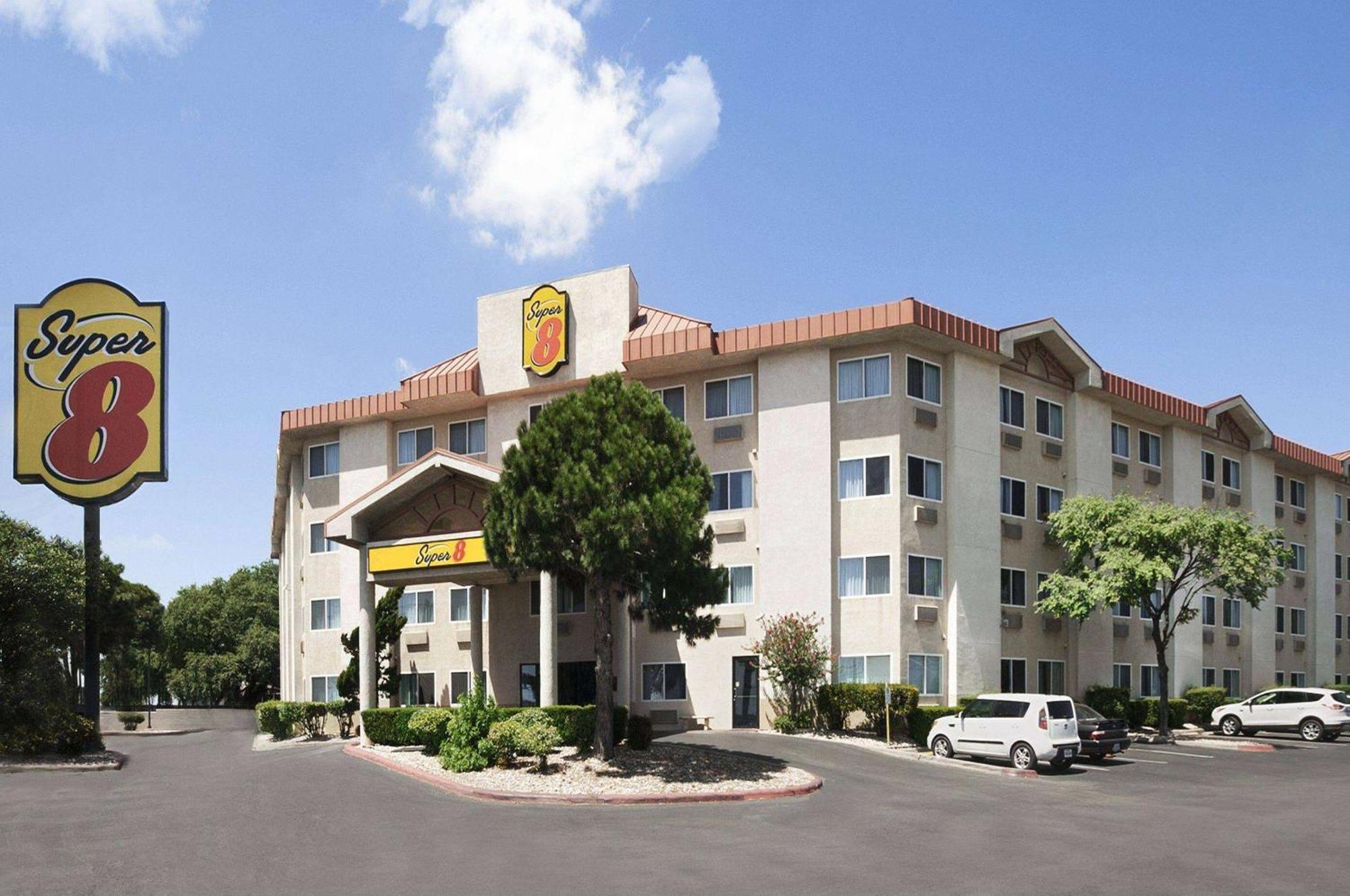 Super 8 By Wyndham Austin North/University Area Екстериор снимка