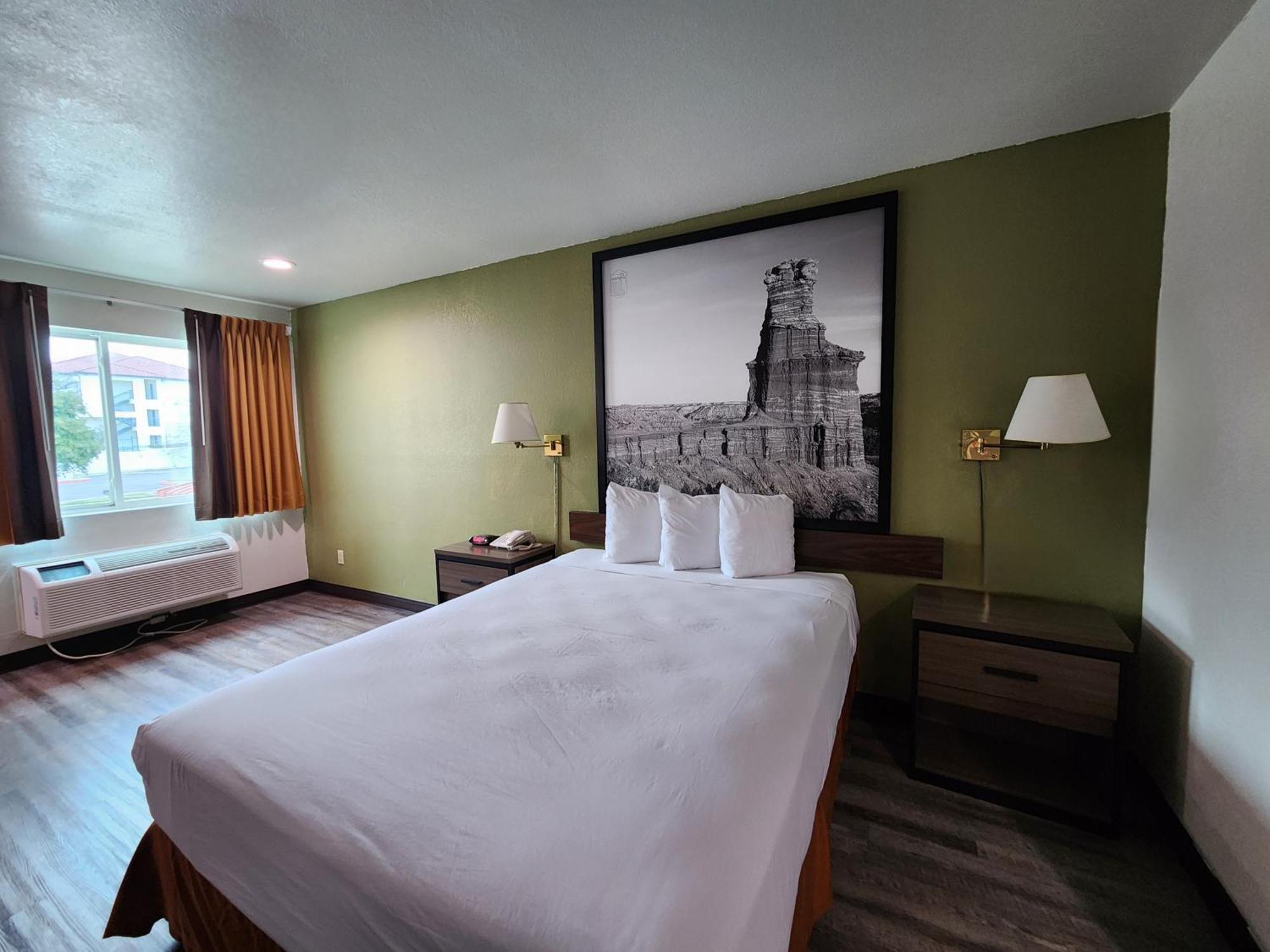 Super 8 By Wyndham Austin North/University Area Екстериор снимка