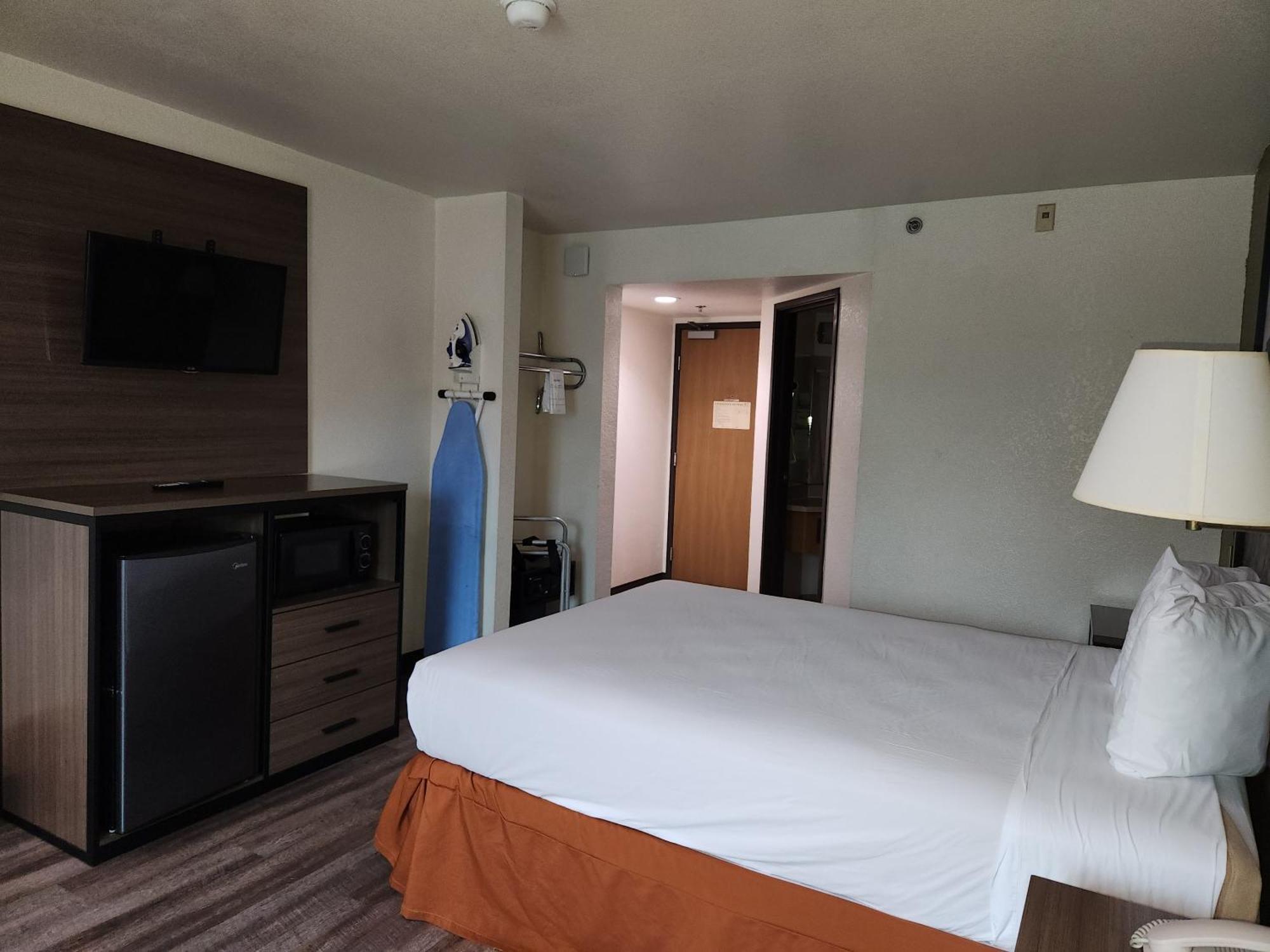 Super 8 By Wyndham Austin North/University Area Екстериор снимка