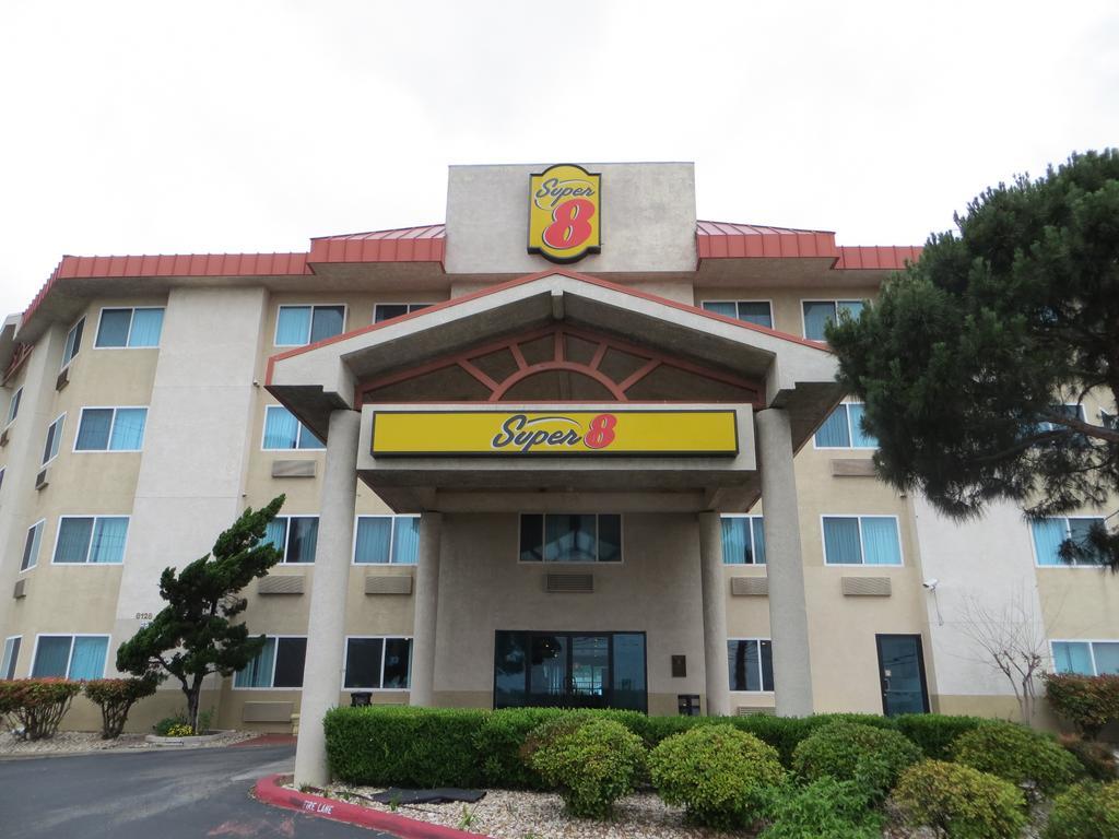 Super 8 By Wyndham Austin North/University Area Екстериор снимка