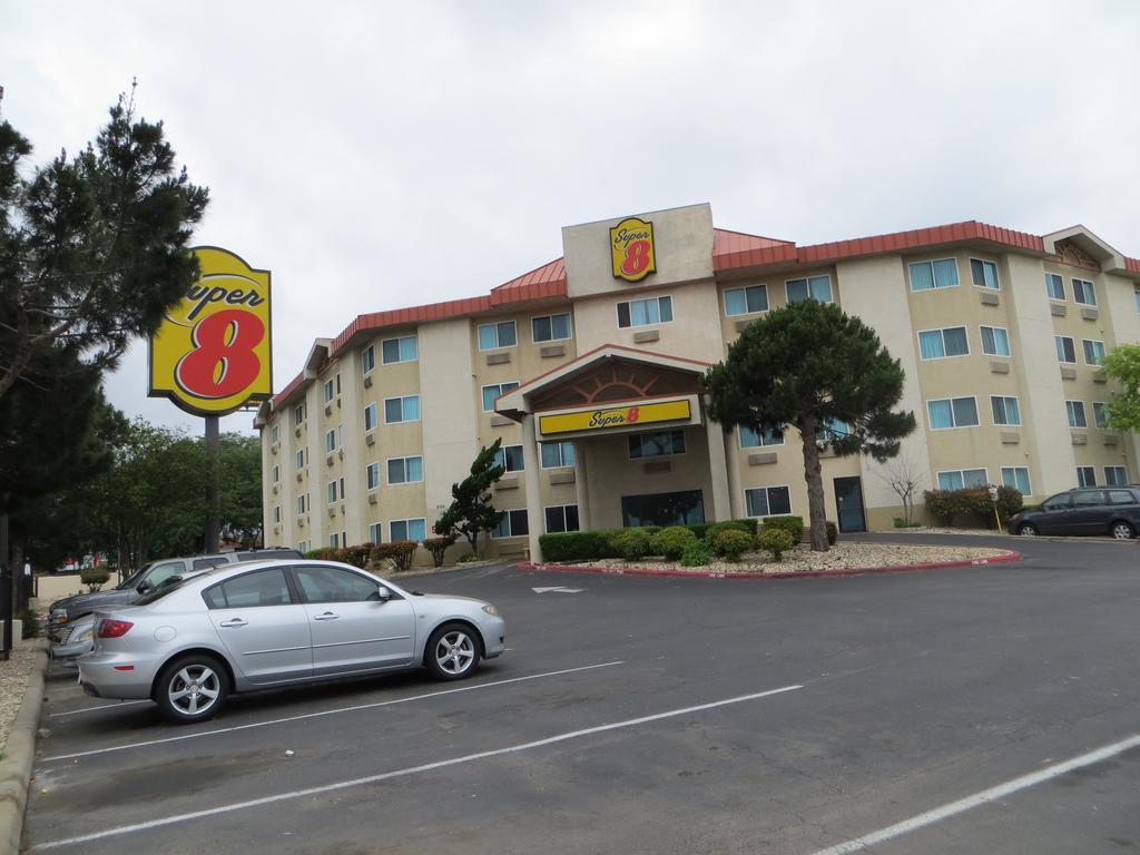 Super 8 By Wyndham Austin North/University Area Екстериор снимка